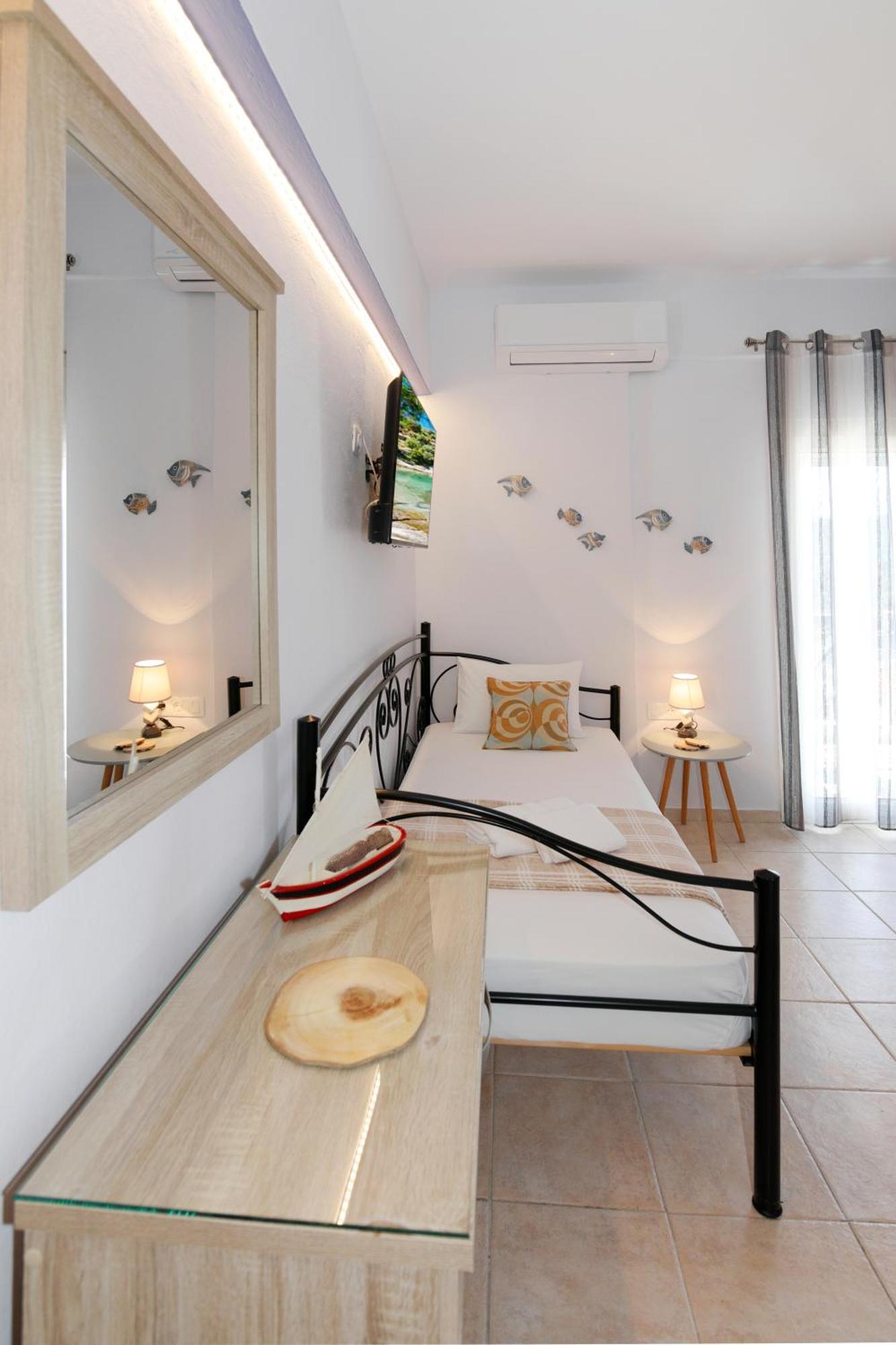 Thea Studios Pyrgadikia Dış mekan fotoğraf